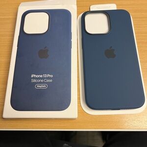 Apple iPhone 13 Pro Silicone Case - Deep Blue
